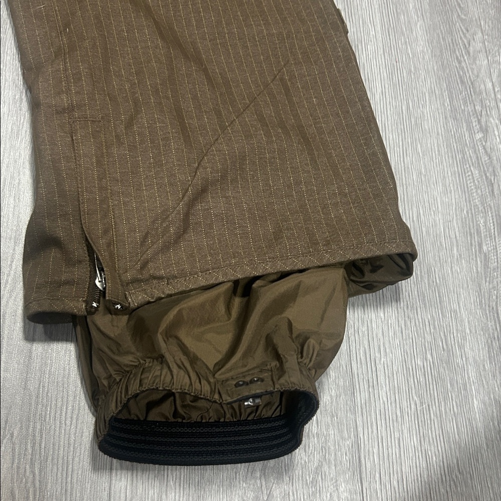 Burton Men's Snowboarding Pants - Picture 6 of 10